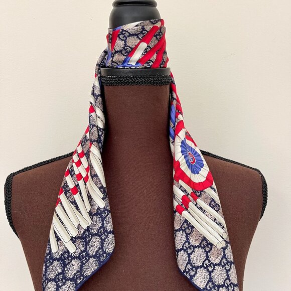 New Gucci Scarf Logo Blue Scarf with Gucci Gift Box - Picture 13 of 15